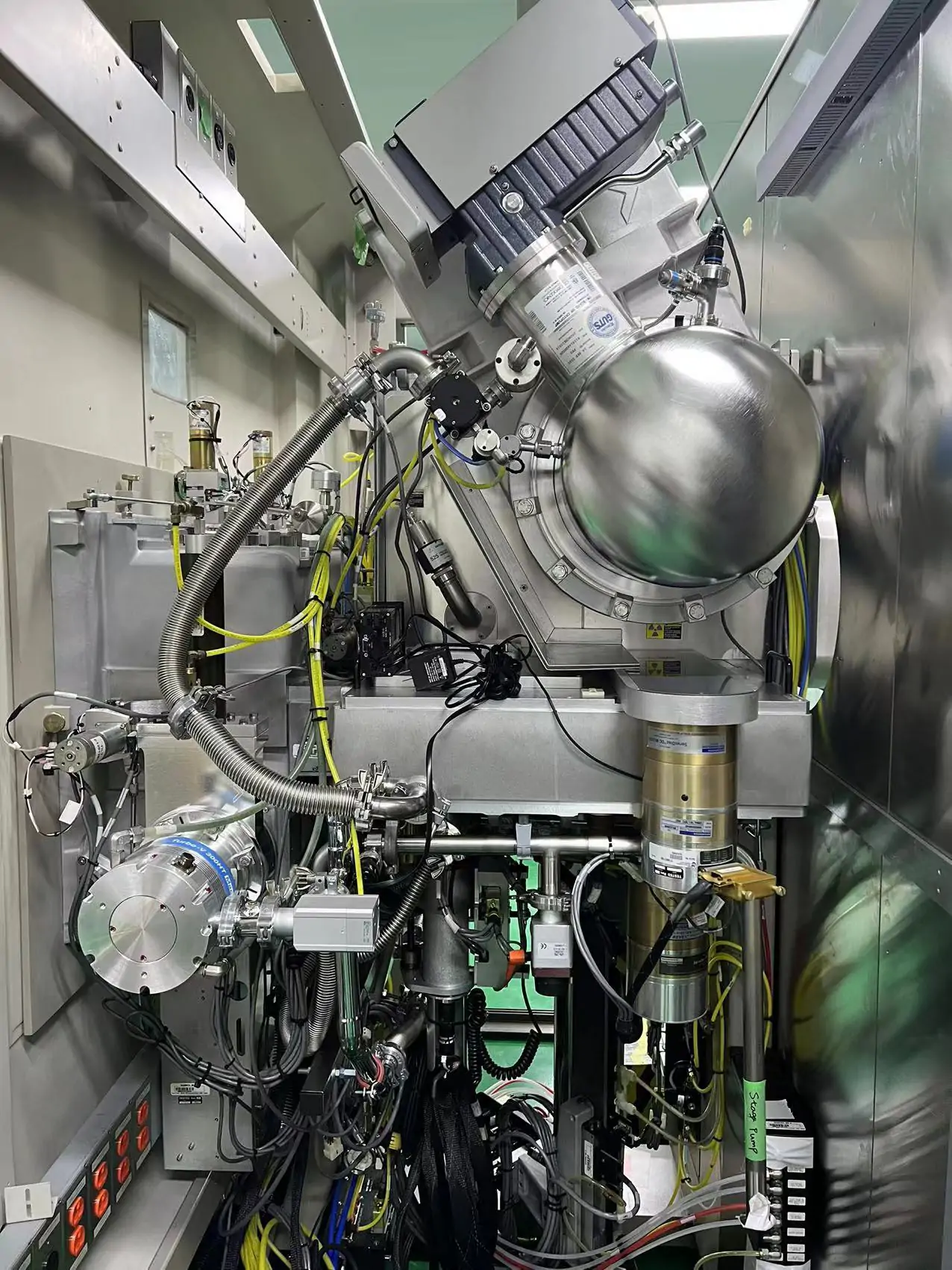 Varian E500 ion source and beamline Varian E500 ion source and beamline
